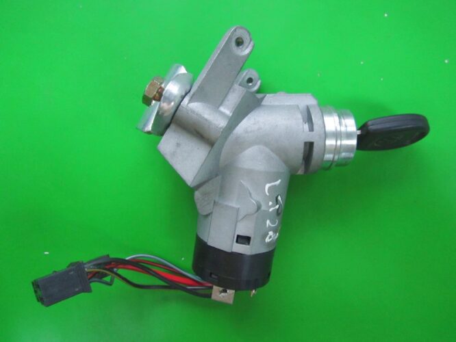 OTHERS: Ignition Switch Mercedes Sprinter A9014600104-0
