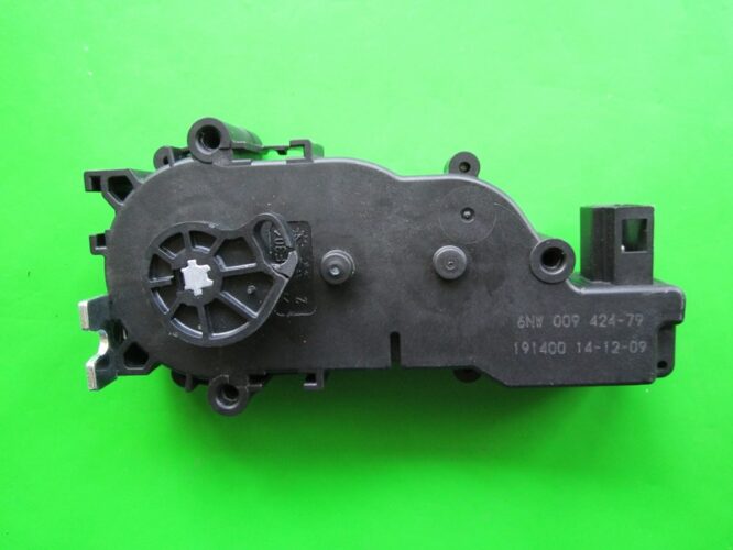 Defective: Tailgate motor Mercedes W212 6NW00942479-0