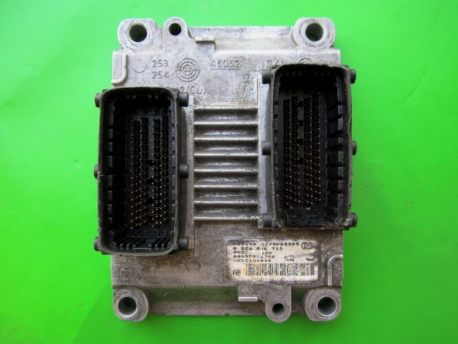 ECU Engine Control Unit Alfa Romeo 166 2.0 73501823 0261206713 ME7.3.1-503169