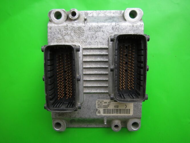 ECU Engine Control Unit Alfa Romeo 147 1.6 55189329 0261208327 ME7.3.1-0