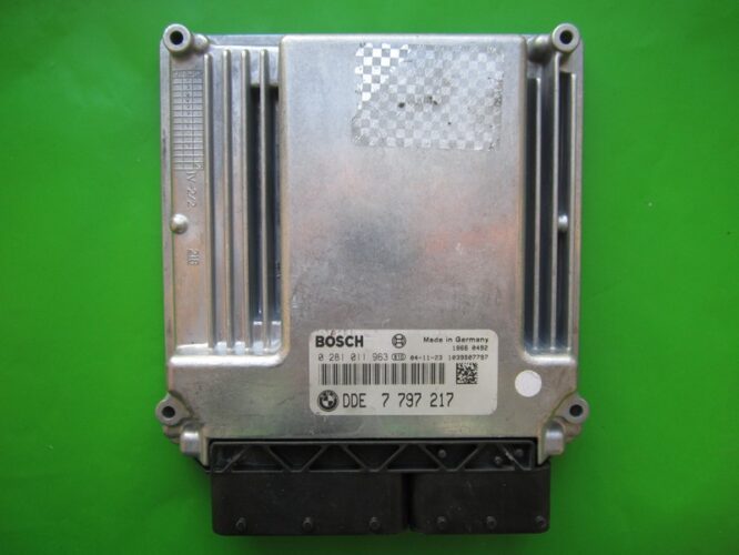 ECU Engine Control Unit Bmw 120D DDE7797217 0281011963 EDC16C35-2.12 E87-0