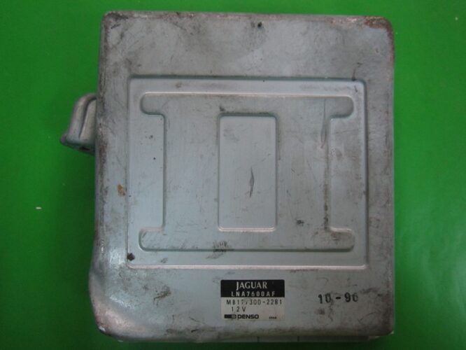 ECU Engine Control Unit Jaguar XJ-6 4.0 LNA7600AF MB177300-2281-0