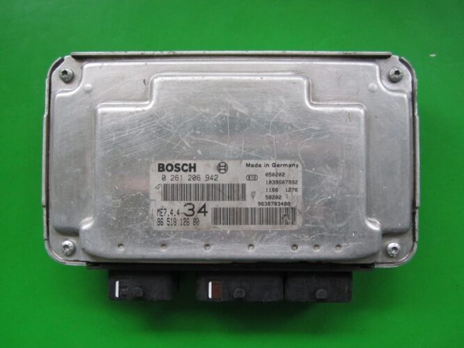 ECU Engine Control Unit Peugeot 206 1.6 9651812680 0261206942 ME7.4.4-0