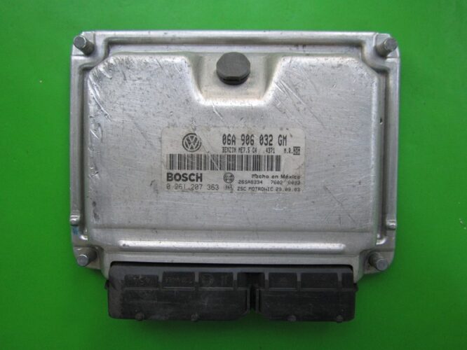 ECU Engine Control Unit VW Beetle 2.0 06A906032GM 0261207363 ME7.5 AZJ-0