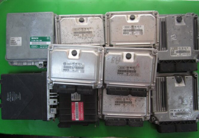 JOB SET x 10 PCS Lot ECU Engine Control Unit Audi A3-0