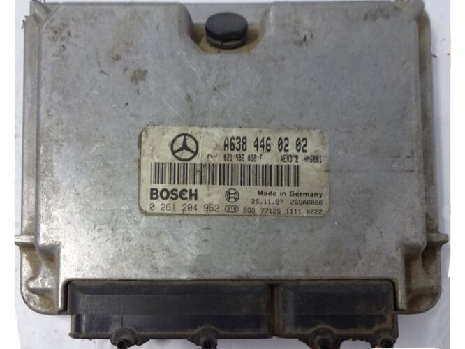 ECU Engine Control Unit Mercedes Vito 2.8 A6384460202 0261204952 M3.8.3-0