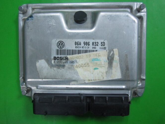 ECU Engine Control Unit VW Beetle 2.0 06A906032SD 0261208605 ME7.5 AZJ-0